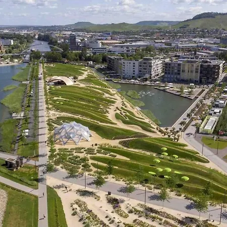 Hn-stadt Balkon Mit Gartenblick شقة هايلبرون