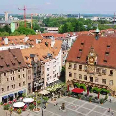 Hn-stadt Balkon Mit Gartenblick